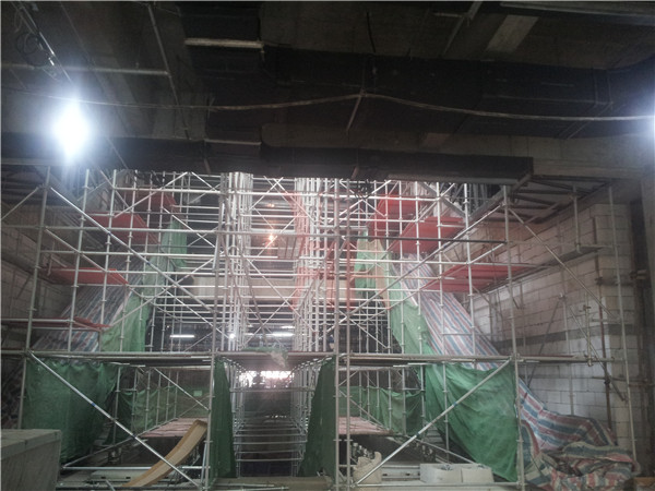 双自动扶梯挑空架